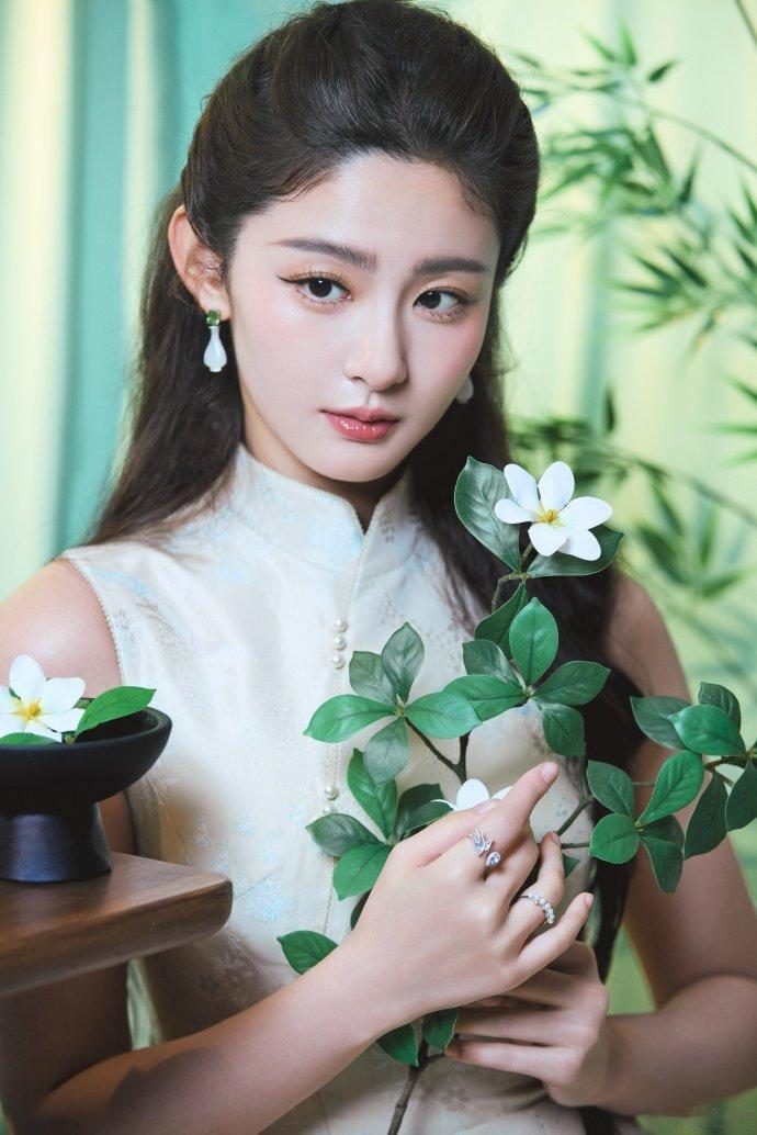 你跟我说这是一天的赵晴？线上气质优雅，线下可爱小公主，太反差啦