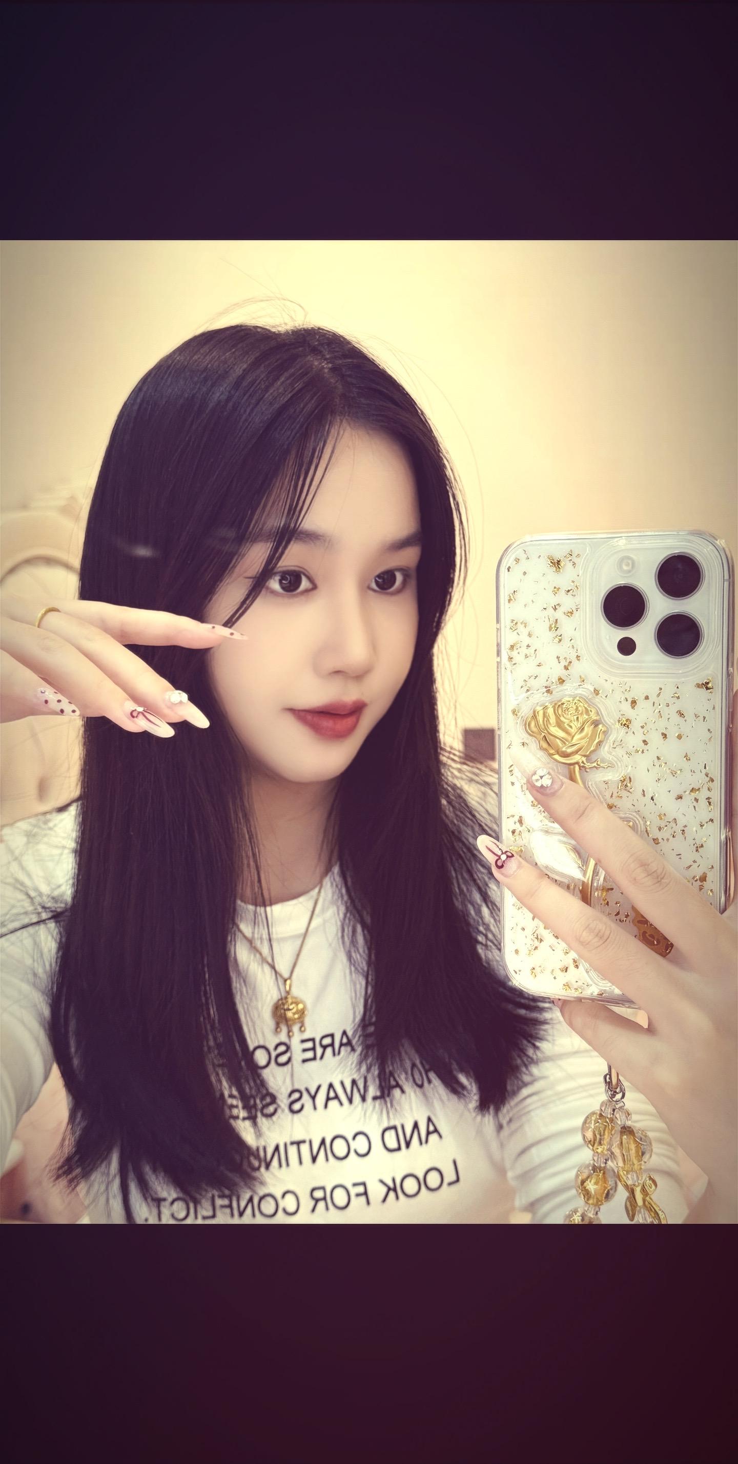 “没有一年比一年自由 但确实一年比一年通透 生活从末变得轻松 只是慢慢...