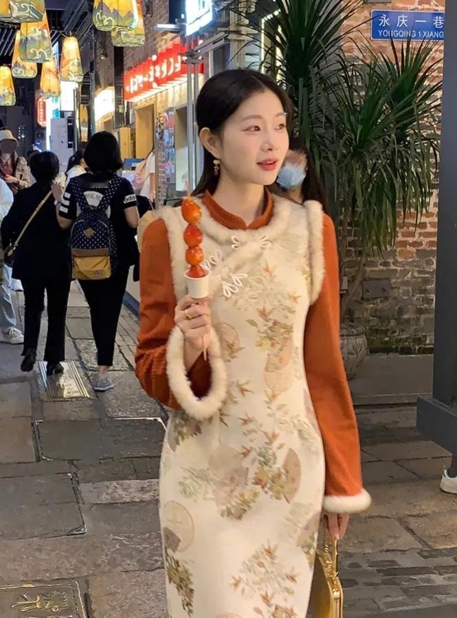 可以穿三季的旗袍连衣裙
每一季都能穿出婀娜多姿韵味感
无论春天还是秋天或是冬天
