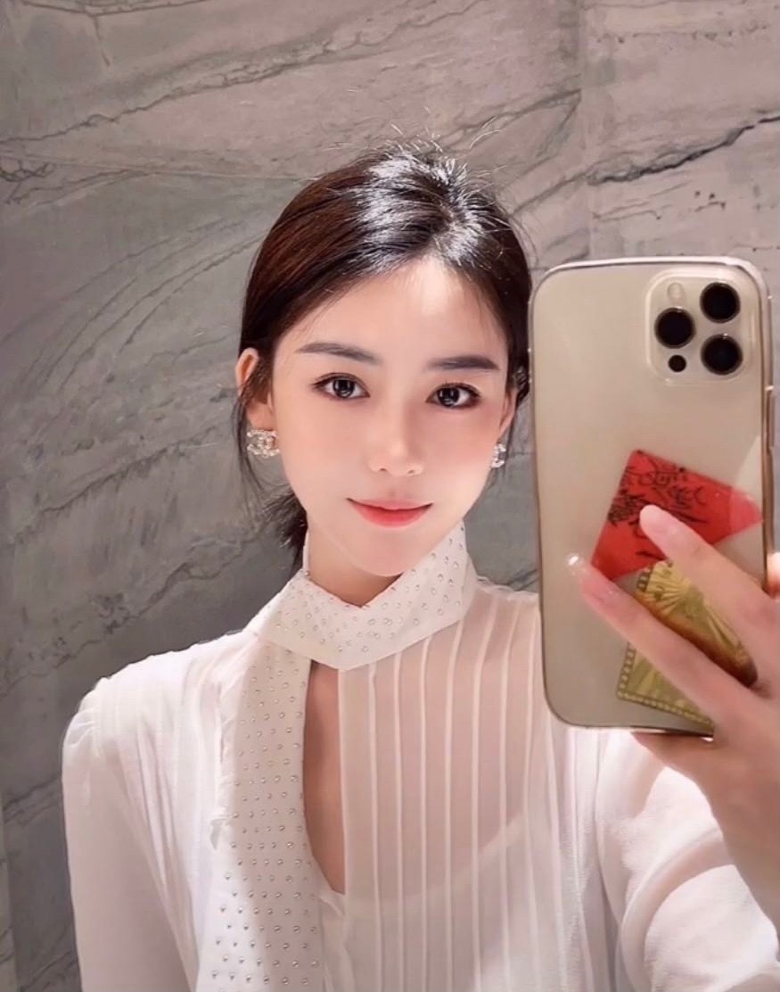 在上海气质美女 ​​​