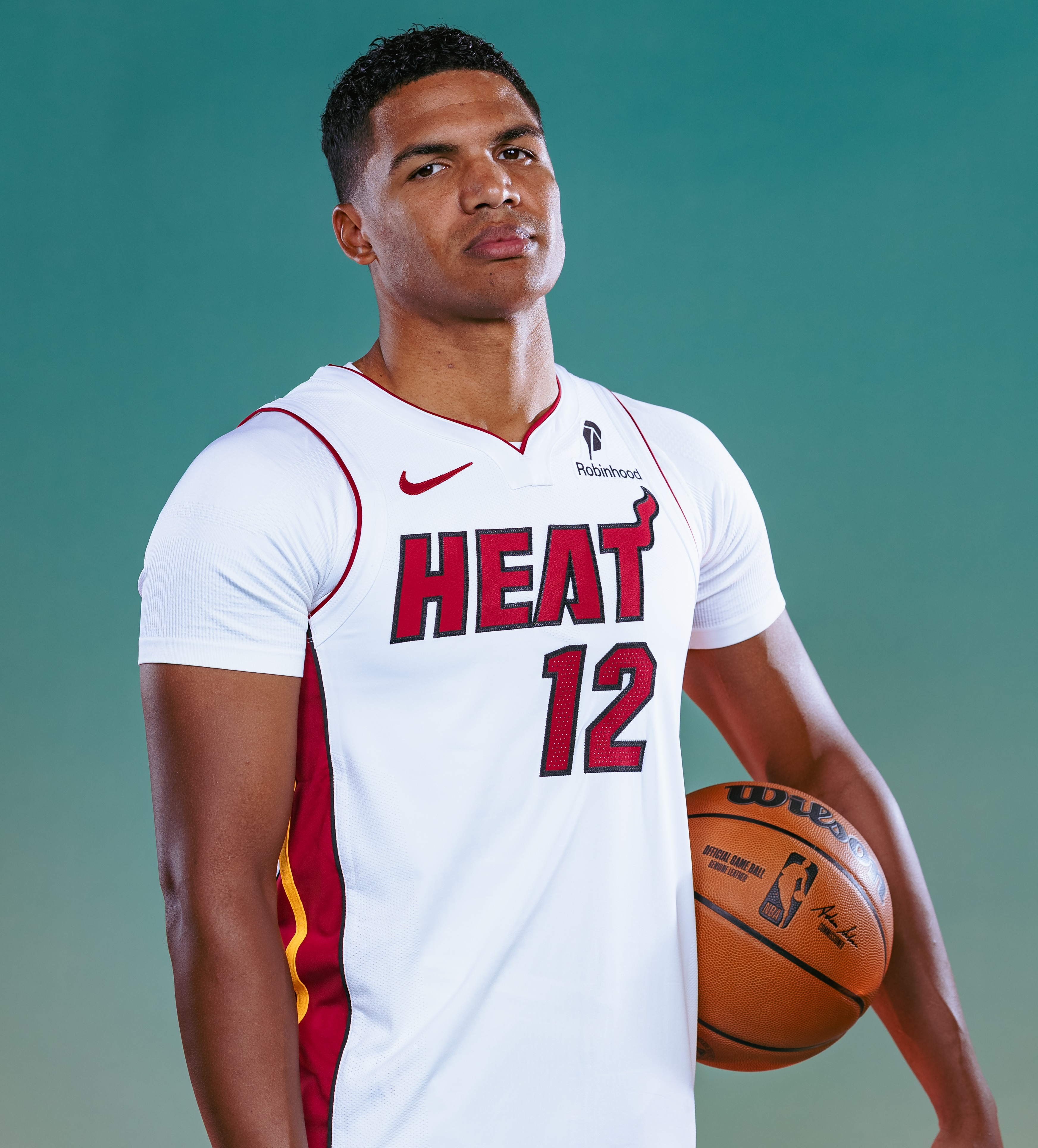 让我们一起祝愿德鲁·史密斯28岁生日快乐！迈阿密热火