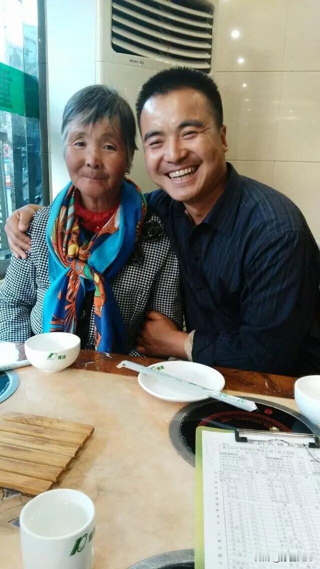 2014、2017、2024
时间、一点一滴
成溪流
成湖泊
一滴水融入河
河不