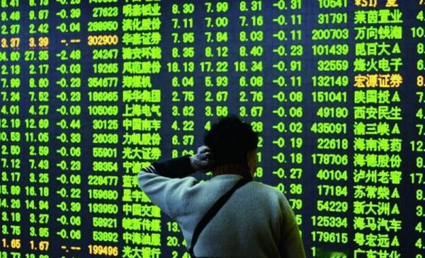 想当年冯小刚、周星驰的片子一部接一部爆，如今连年亏损、被执行、限高，现在又被申请