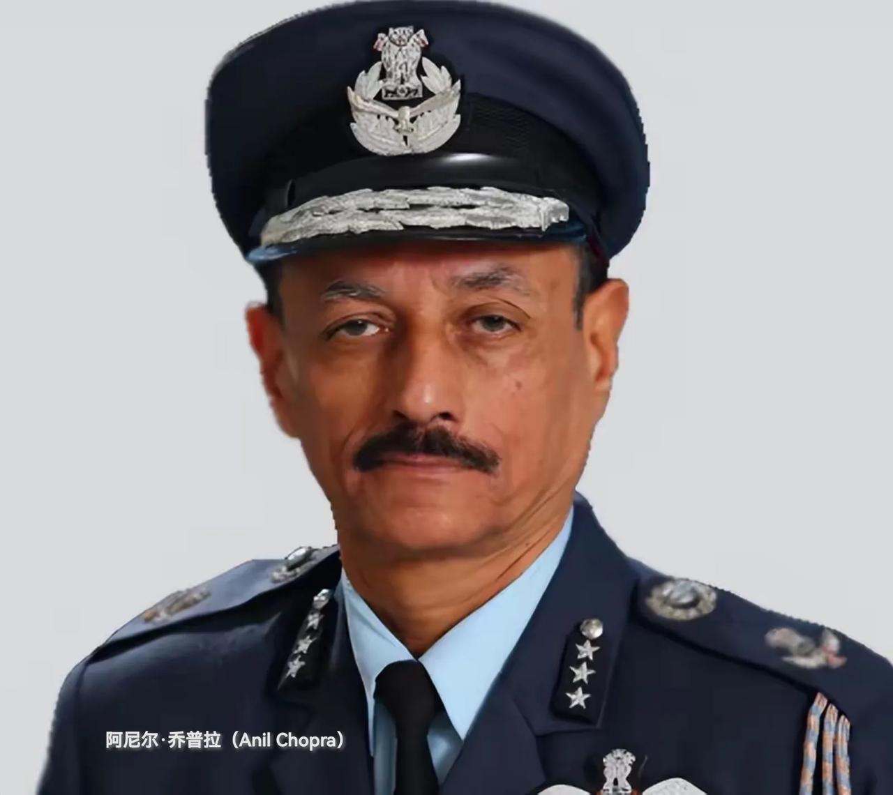 🇮🇳大嘴乔普拉一般滴，外行人说点外行话，基本不丢人，可是如果一个内行人，且干
