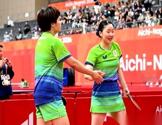 张本美和在亚运会上被中国记者用中文问最好球员是谁时，直接用日语回答了孙颖莎。
她