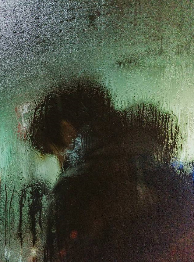 能避开猛烈的喜欢自然也不会有悲痛的来袭—— 太宰治《人间失格》 ​​​