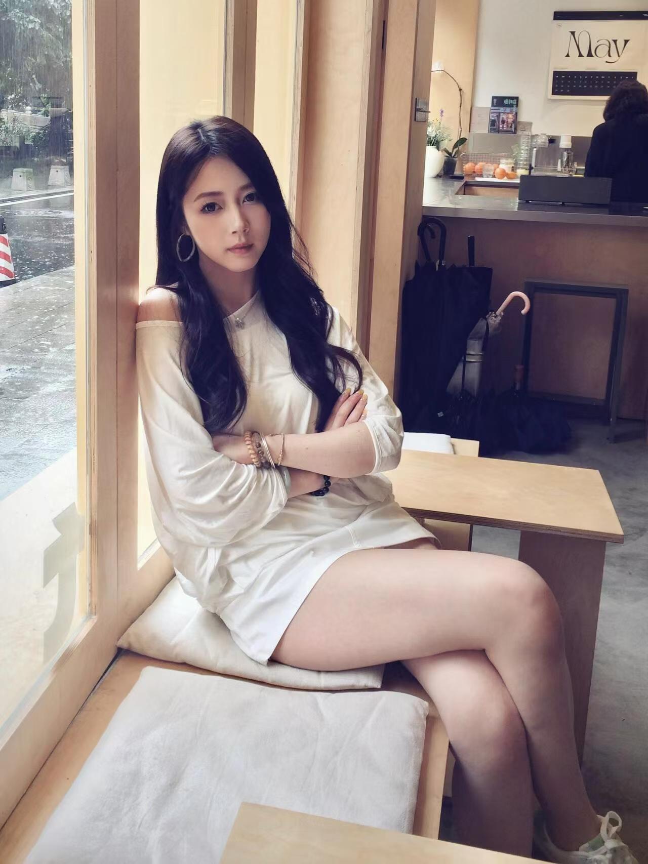 快快抹干眼泪 看昙花多美