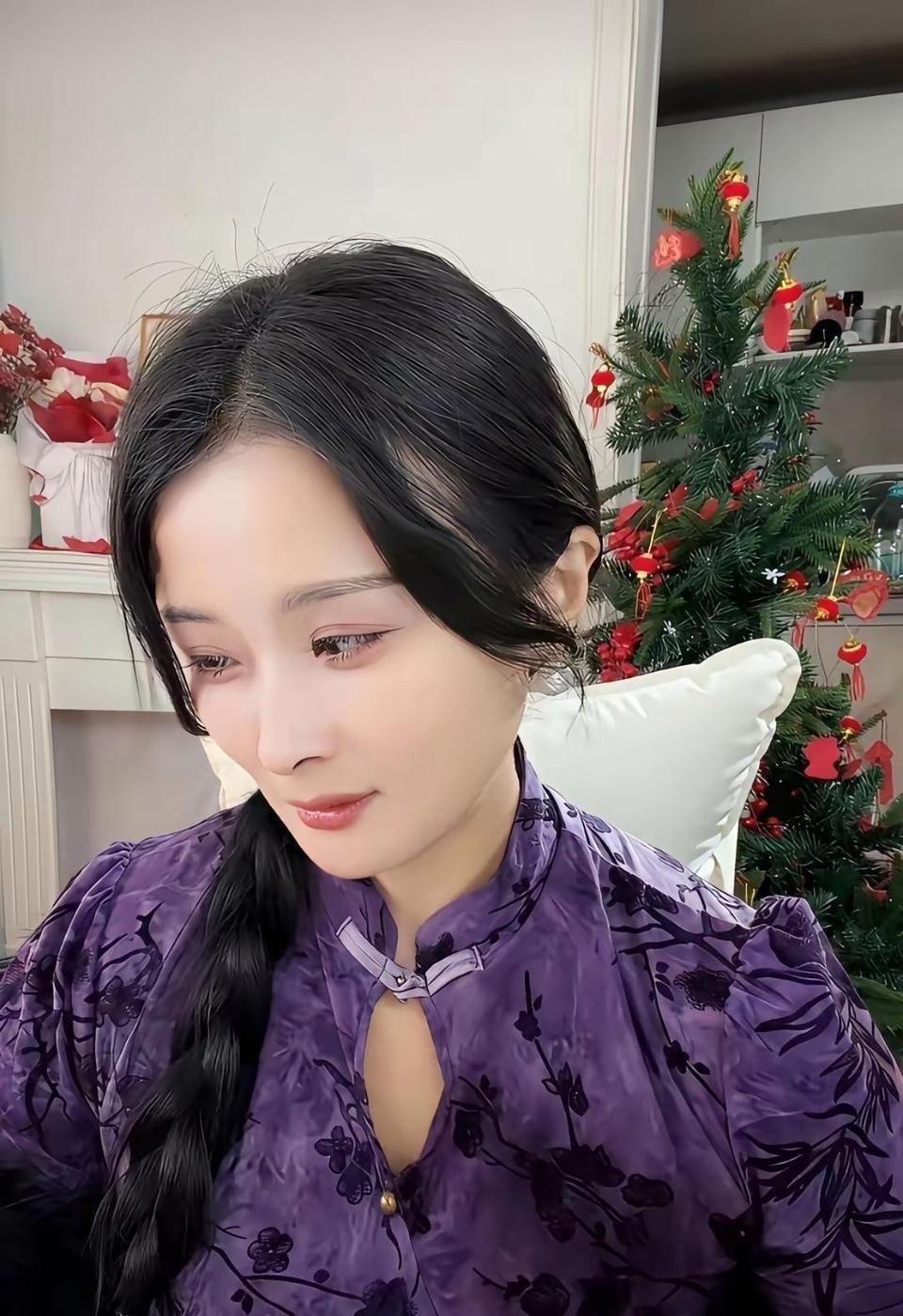 一位网红因为撞脸杨幂，开直播两个月就收入三百万 ​​​