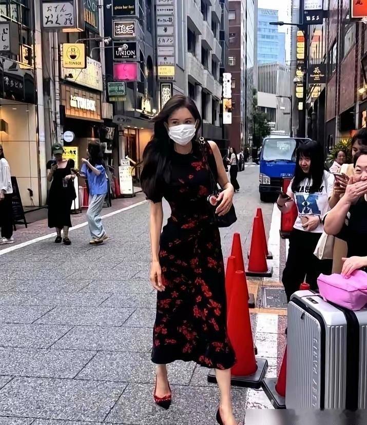 天哪，林志玲怎么垮成这样了？ 