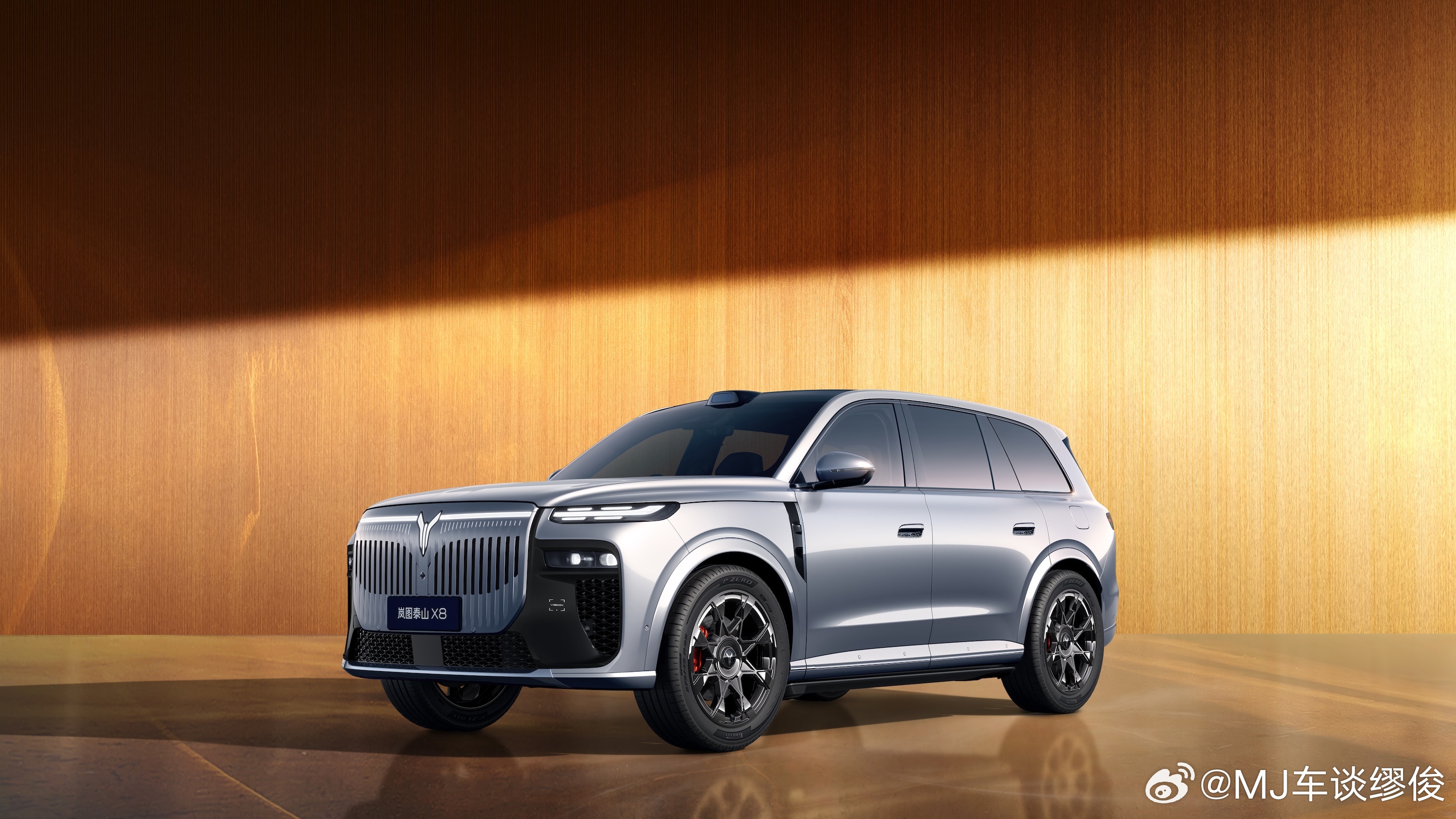 3月27日，岚图汽车董事长卢放在社交媒体透露，刚刚正式亮相的“庭院级大五座SUV