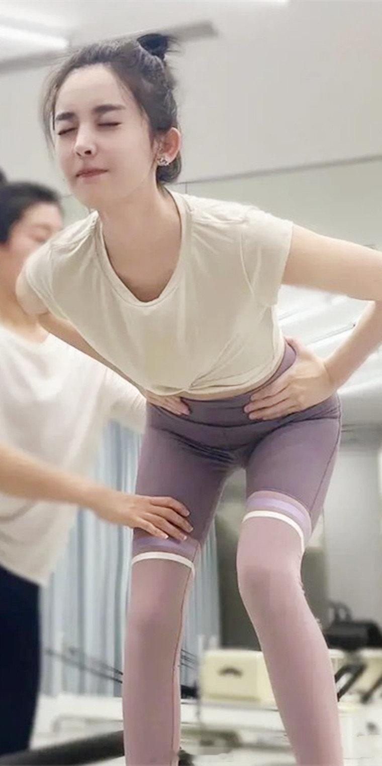 古力娜扎健身美照 ​​​