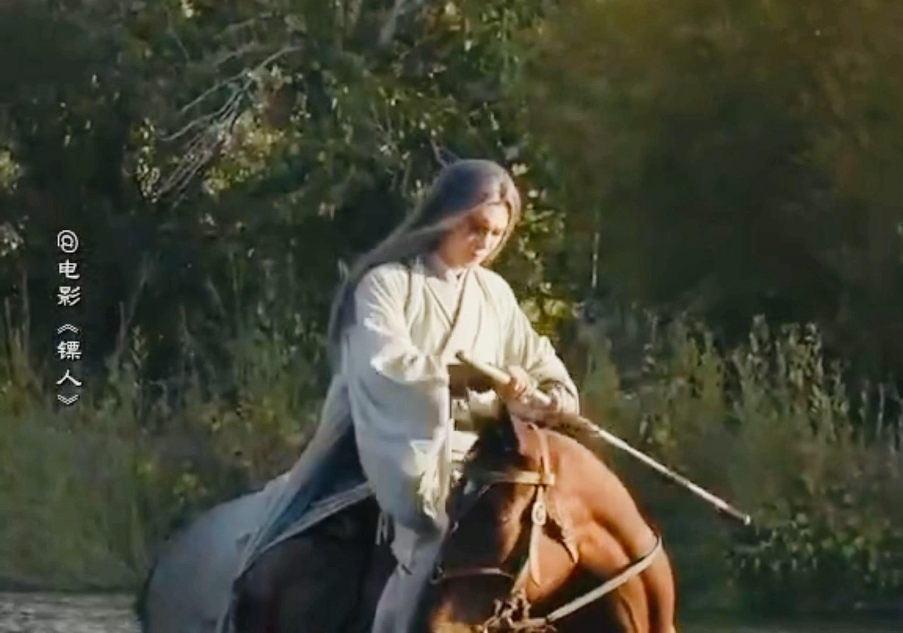 于适yosh于适yosh超话于适于适竖 连风都知道轻拂美人（美人是不分性别的！）