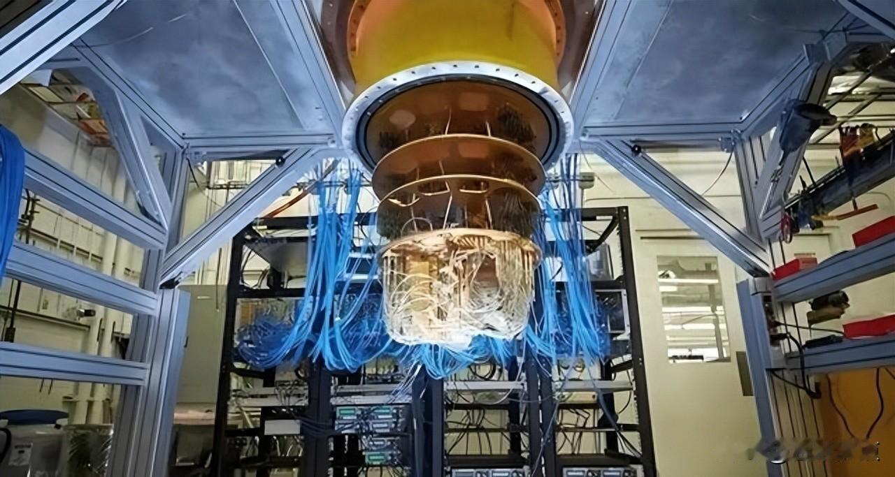 光子数飙到3050个，超算算到宇宙重启都完不成，这机器到底怎么做到的？
九章四号
