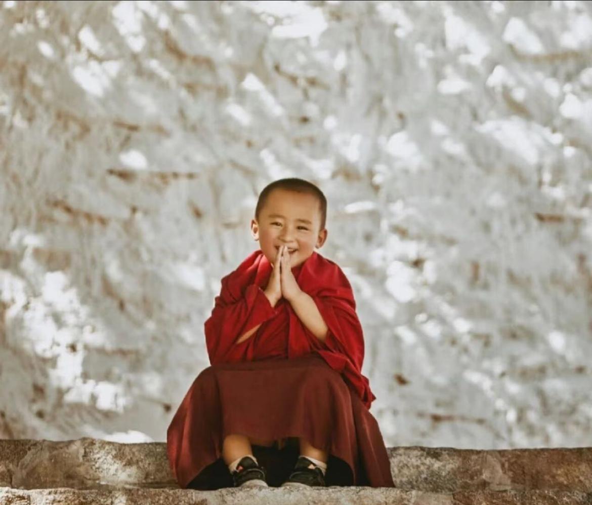 有灵性的人
都活得很清醒
修行的最高境界，别人看见你会感受到美好
心生喜欢，欢喜