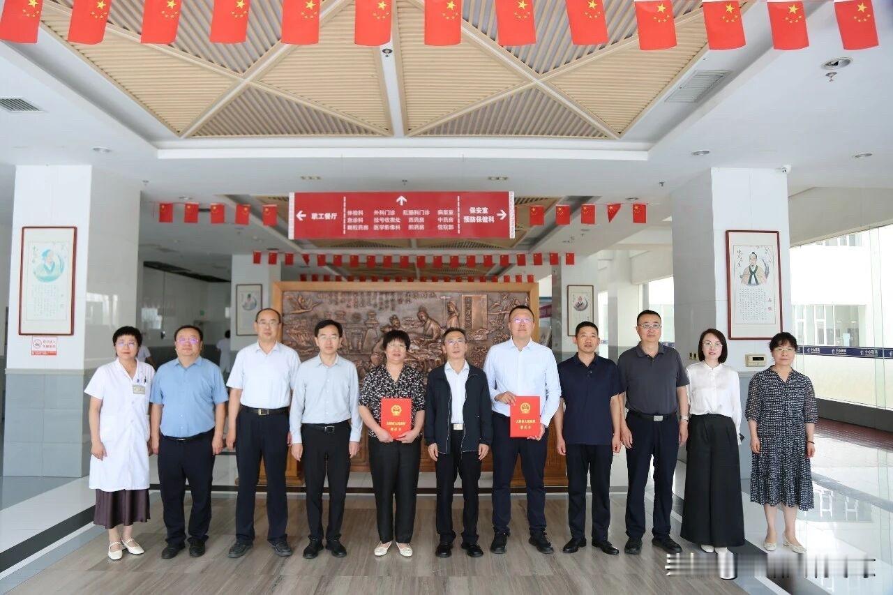 刘海涛任大同市中医院执行院长，陈筱云任副院长
8月17日大同市中医医院召开干部大