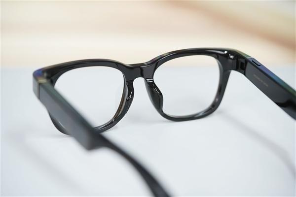 【苹果首款AI智能眼镜细节曝光，预计今年发布！】 

苹果首款AI眼镜代号N50