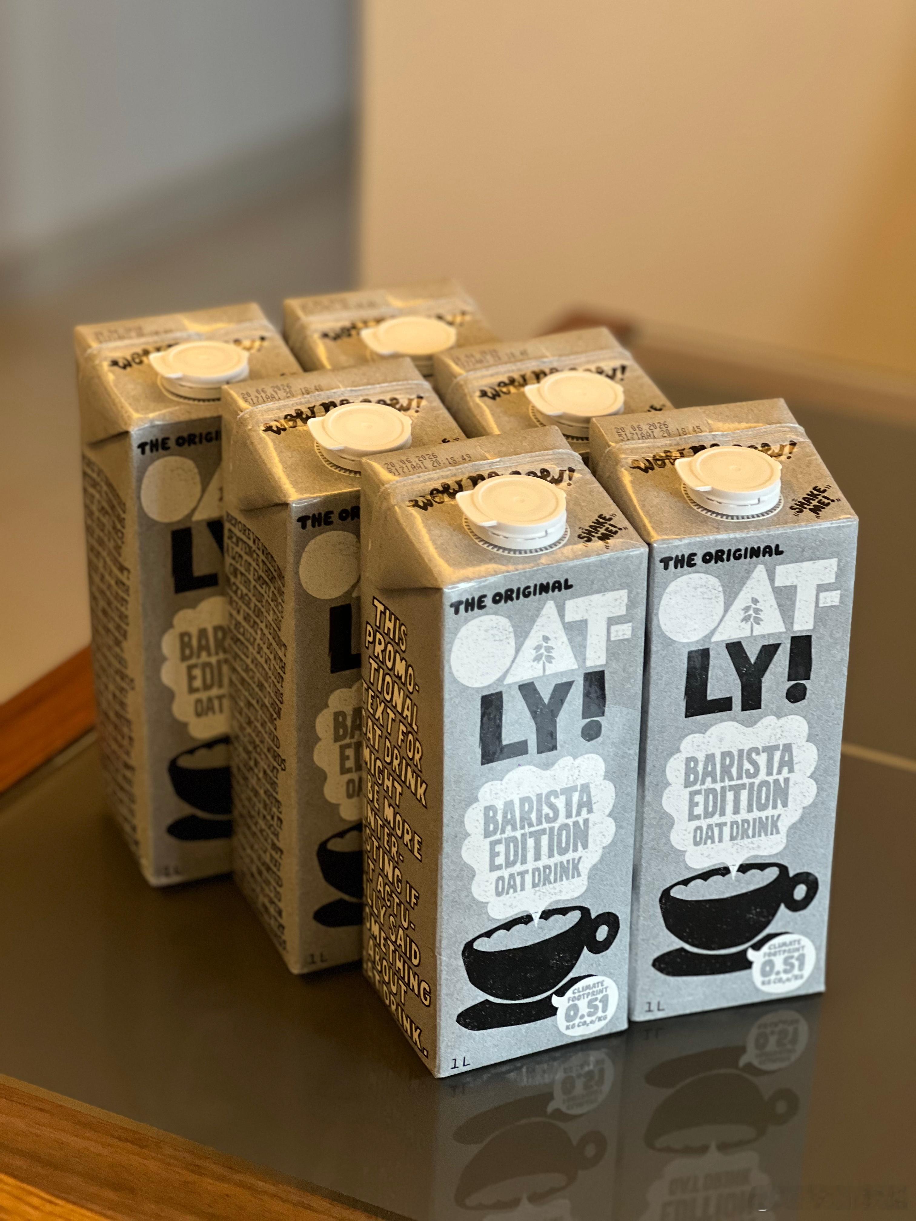 不能喝牛奶，但又喜欢拿铁的。燕麦奶是首选吧，其实OAT也有进口和国产之分的。味道