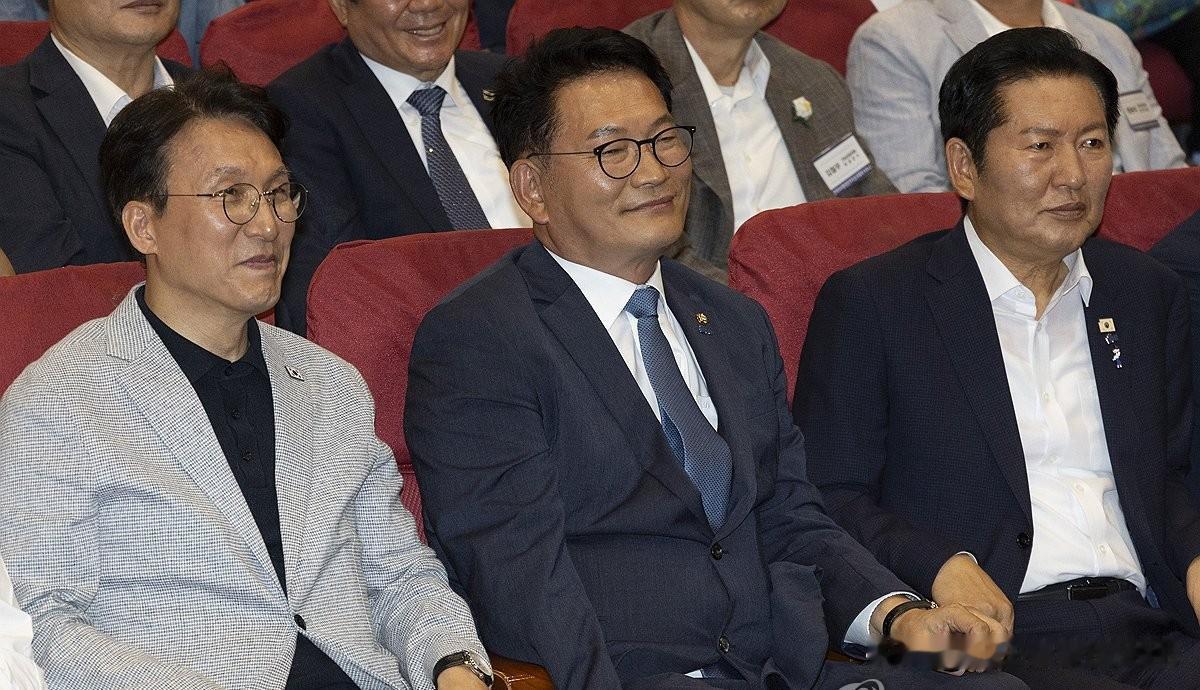 韩共同民主党党内初选白热化，三强比拼，各种派系小动作不断

7月19日，距离韩国