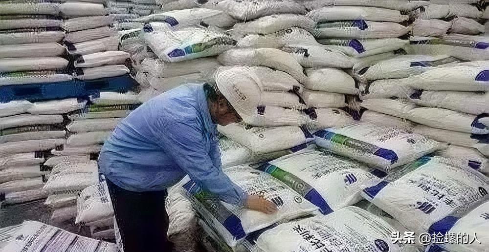 霍尔木兹海峡那边还没消停，谁能想到，咱们西北新疆、宁夏和内蒙的尿素厂却忙得脚不沾