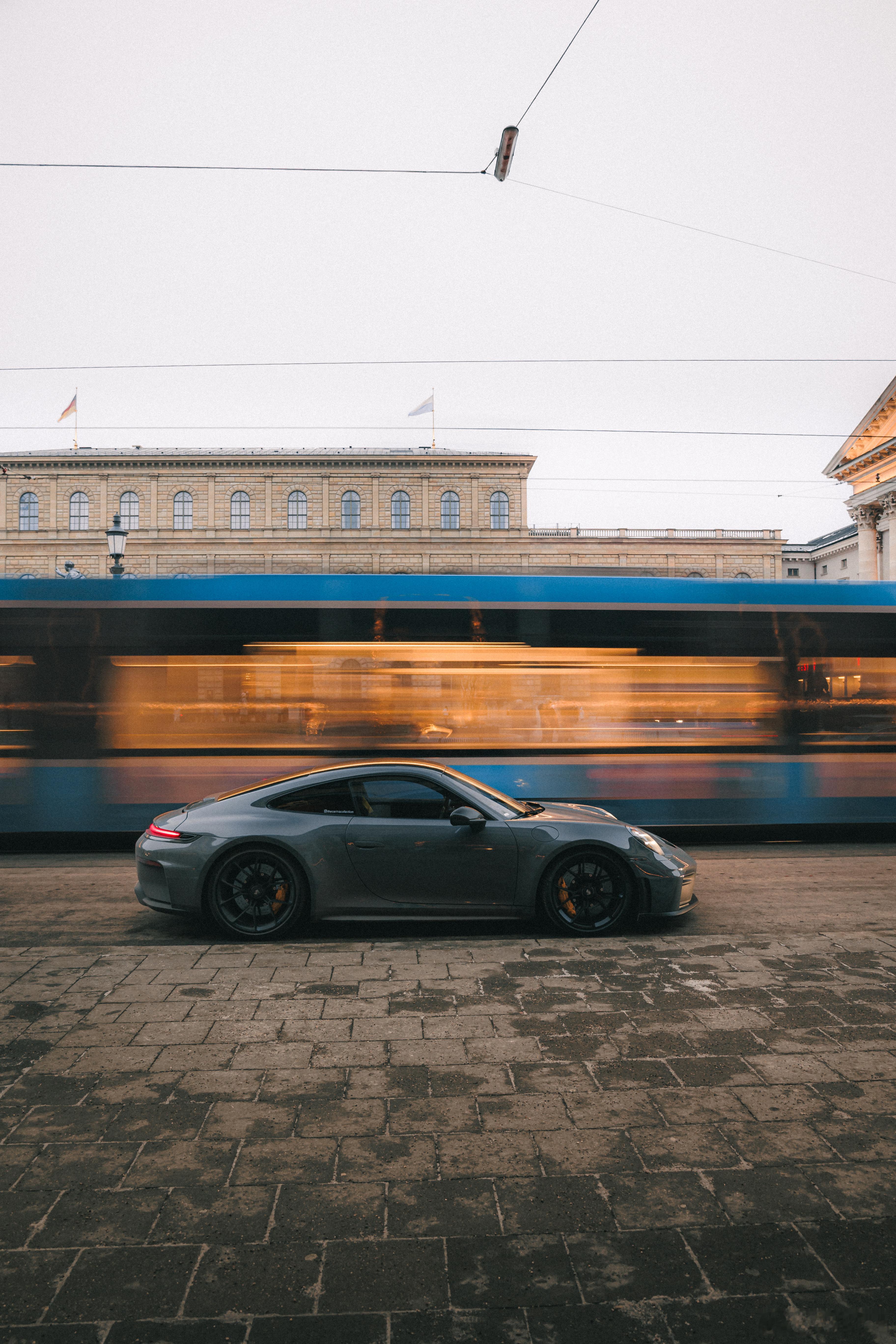 你们觉得哪个好，不过目前只有图2是细修了的其实感觉图3红色轨迹很漂亮，整体色调上