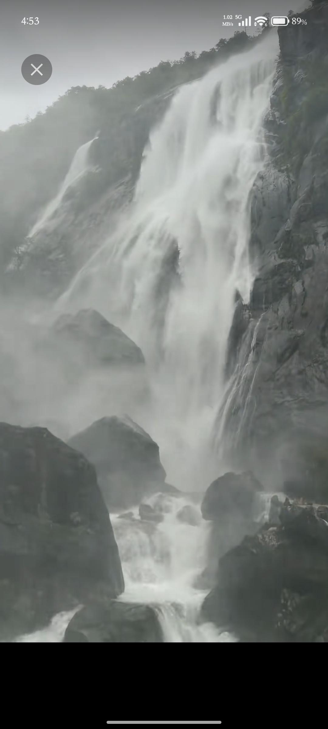 上联：昨夜狂风暴雨，诚邀君赐下联