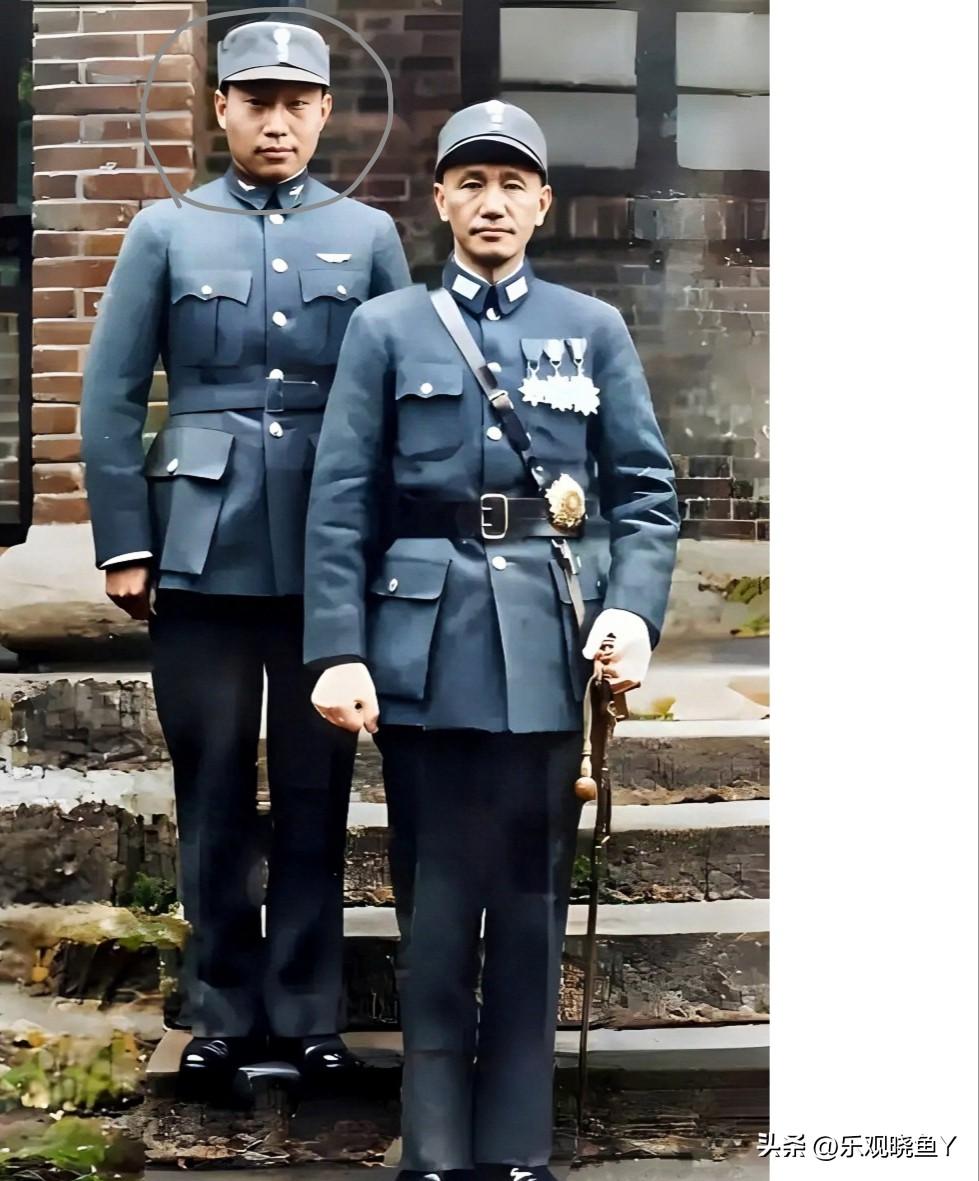 这才是1945年蒋中正在重庆的真实样貌，都看看吧！这可不是演戏，也并非电视剧里的