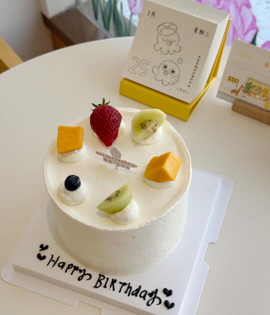 “大声说幸福万万岁” ＃今日份客订5英寸INS风蓝风车动物奶油蛋糕＃ ...