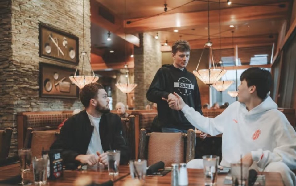 波特兰开拓者 明天9:30看你驰骋赛场！期待小杨抓住机会，展现内线实力，不管是护