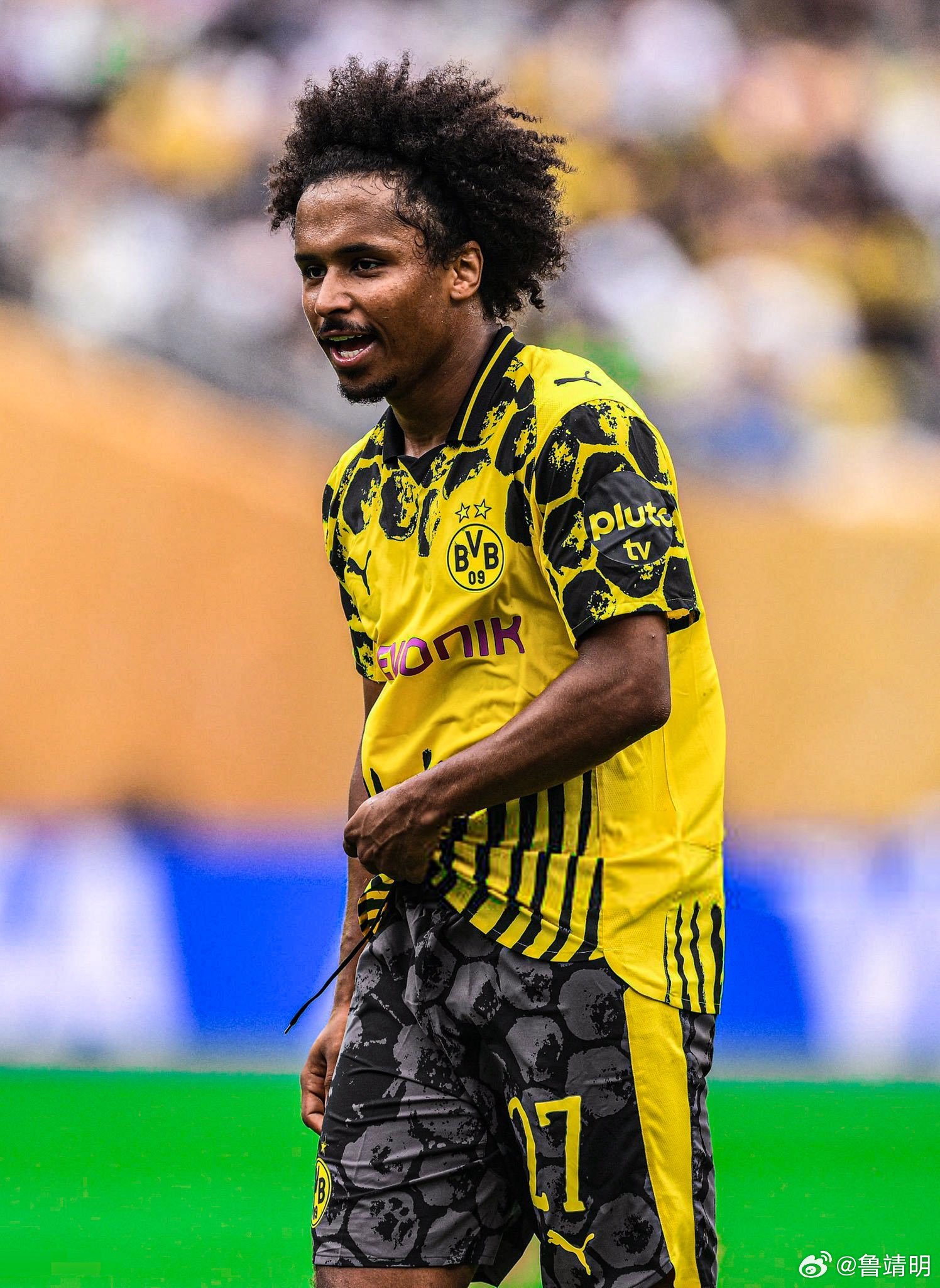 【离队】卡里姆-阿德耶米越来越倾向于在今夏转会，最好是加盟英超联赛。续约谈判进展