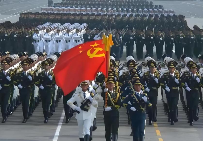 炸锅了！中国军费刚定下 7% 的涨幅，西方媒体就像被踩了尾巴一样跳了起来，喊打喊