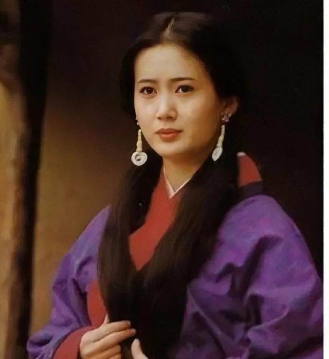 1644年，孝庄派苏麻喇姑出去办事，苏麻在路上被侍卫席纳布库刁难并打个半死。多尔