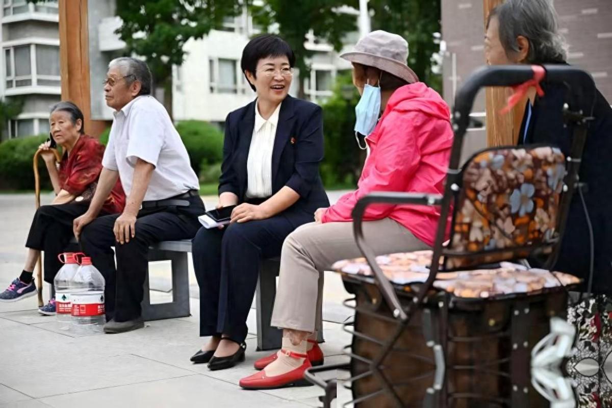 2003年，如果你是一个刚丢了国企铁饭碗的下岗女工，你会觉得天塌了吗？
宁夏银川