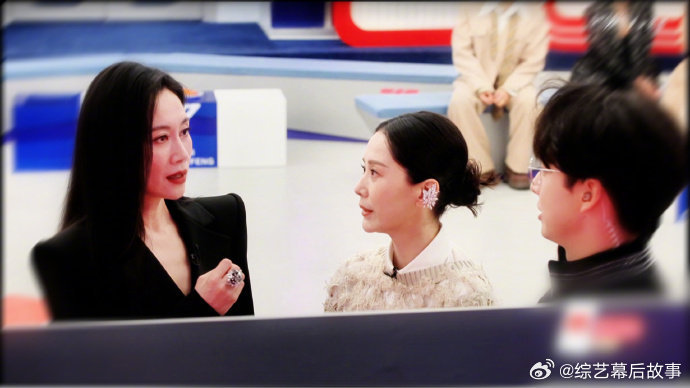 温峥嵘海清第一次同台原来温峥嵘和海清私下关系这么好，当年海清还献血给她买烤鸭，如