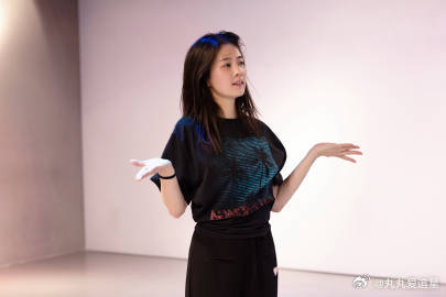 白鹿演唱会紧张白鹿十周年拾光音乐会心心念念白鹿十周年粉丝见面会，明天如约相见，坐