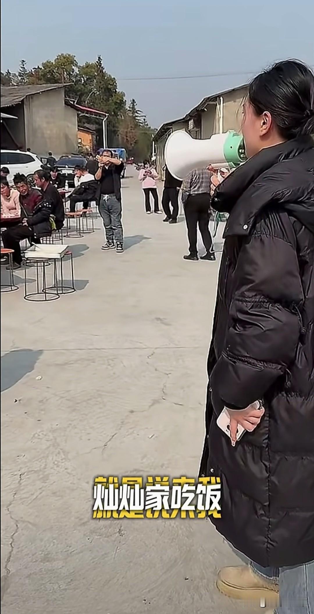 杀猪菜噱头愈愈演愈烈，一呆呆生万呆呆起，这些人看到的不是呆呆的爱心，全是为了搏得