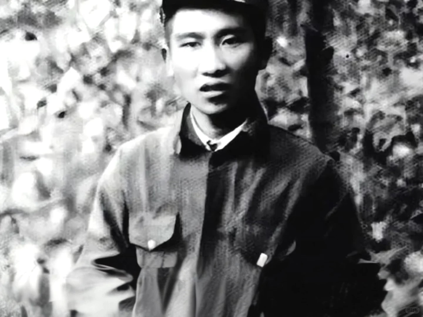 铭记红军师长——王光泽 在重庆，人们意外发现了一具烈士骸骨，眼前的景象让人无比震