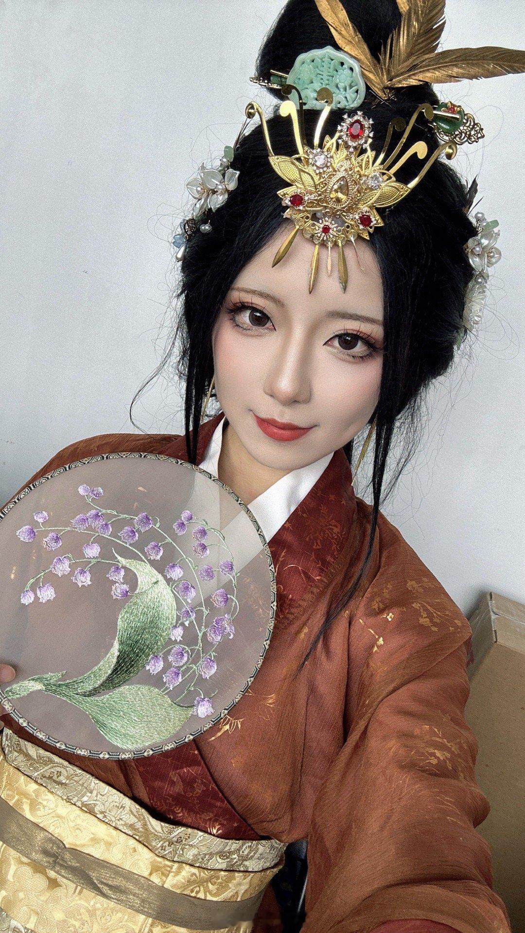 在n2～上班坐塌展台打败全国100%的coser ​​​