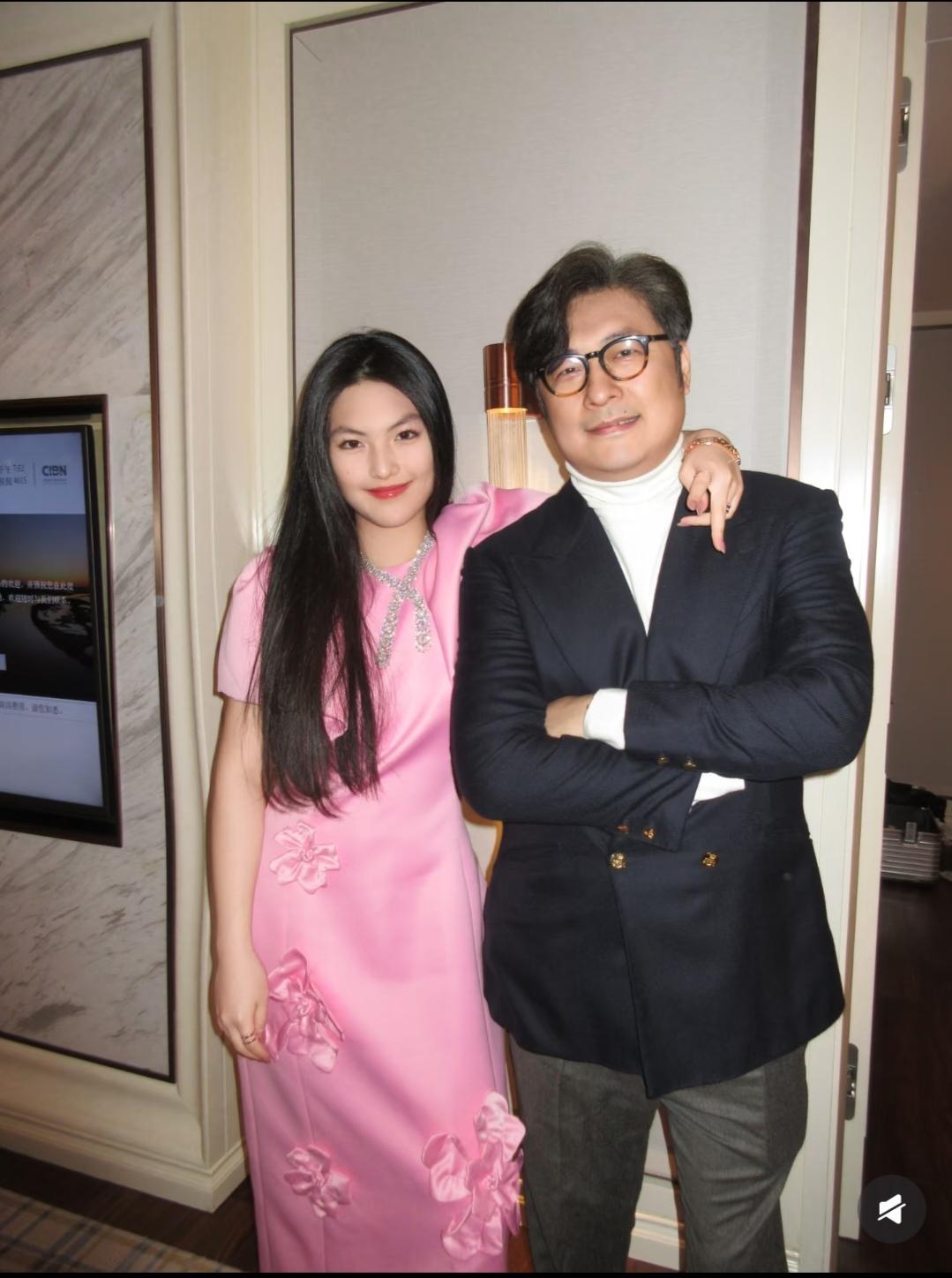 王诗龄，再换个眉形，更显出女性的温柔。