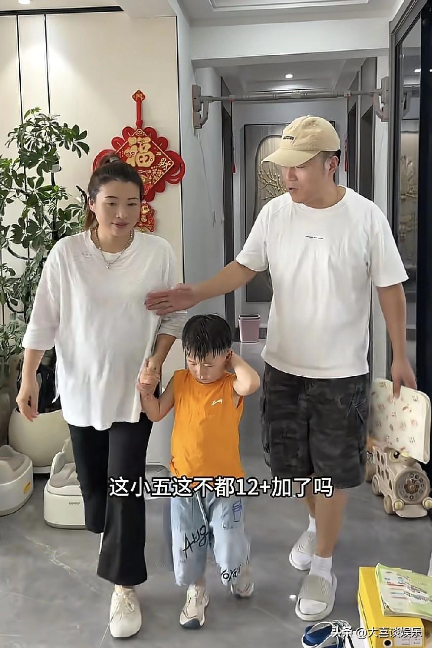 小韩一家又在卖惨
12周产检花300多块钱心疼坏了
真是越来越不喜欢他们虚假的面