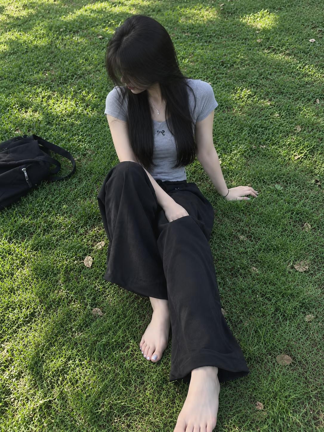 光脚不会踩到虫子吧？