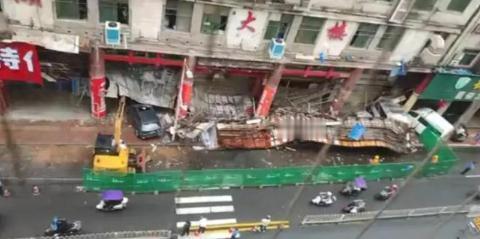 2026年5月13日，湖南株洲荷塘区，多处门店钢结构招牌毫无征兆断裂塌落，重重砸