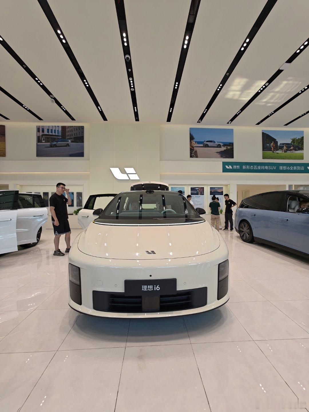 第一次在一个股上面重仓格局这么久，也第一次在一个股上亏这么多钱，人生最惨痛的一次