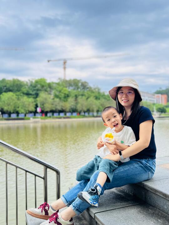 高敏感孩子需要被父母真正地看见和接纳。