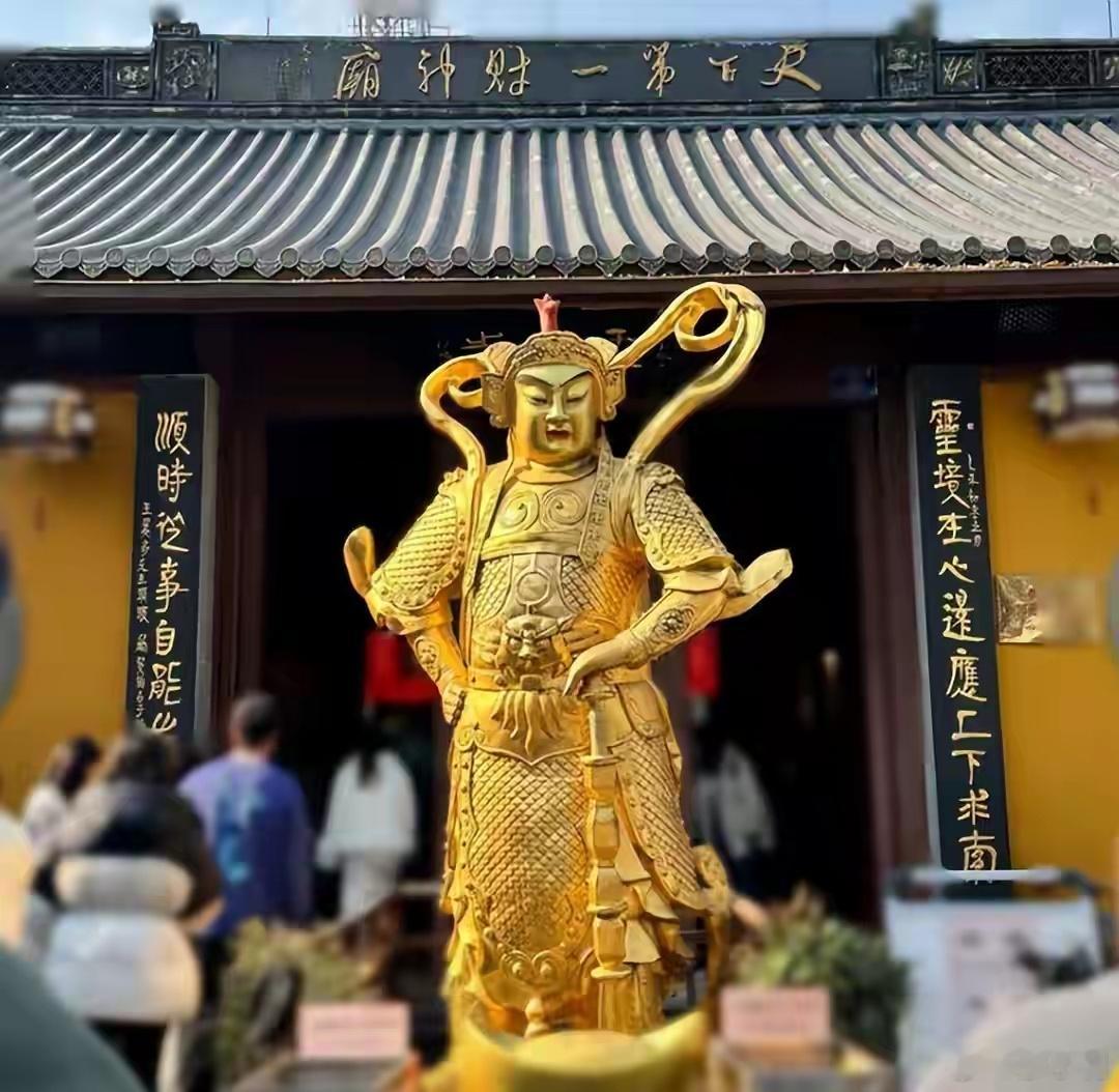 前方无厕所无烤肠无茶叶蛋想起马云一句话：“如果拜佛有用，你连庙门都进不去”。正月