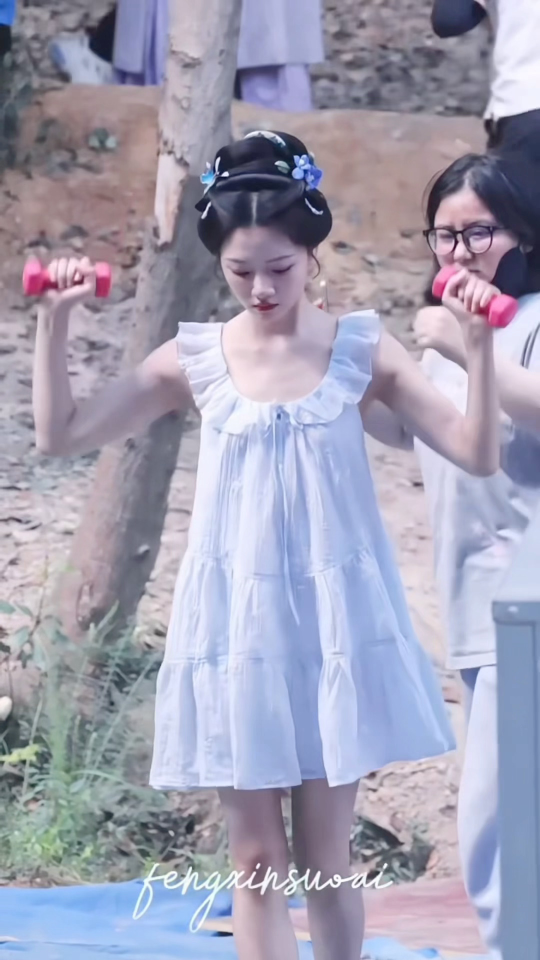 任敏新剧名场面+1 ！秦睿看着软萌一出手直接掰断后视镜，想跑路却呗监控拍到，喜剧