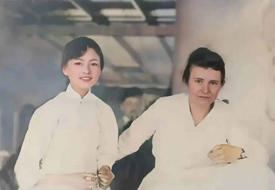 你见过这个时候的她吗？

16岁的少女林徽因初长成，清新脱俗、亭亭玉立，是不是像
