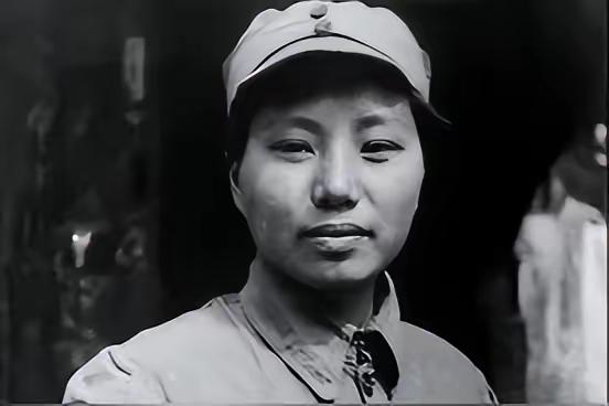 1950年，美女匪首吴珍子在甘肃被俘，面对审问，她红着眼，对审讯人员说：“实不相