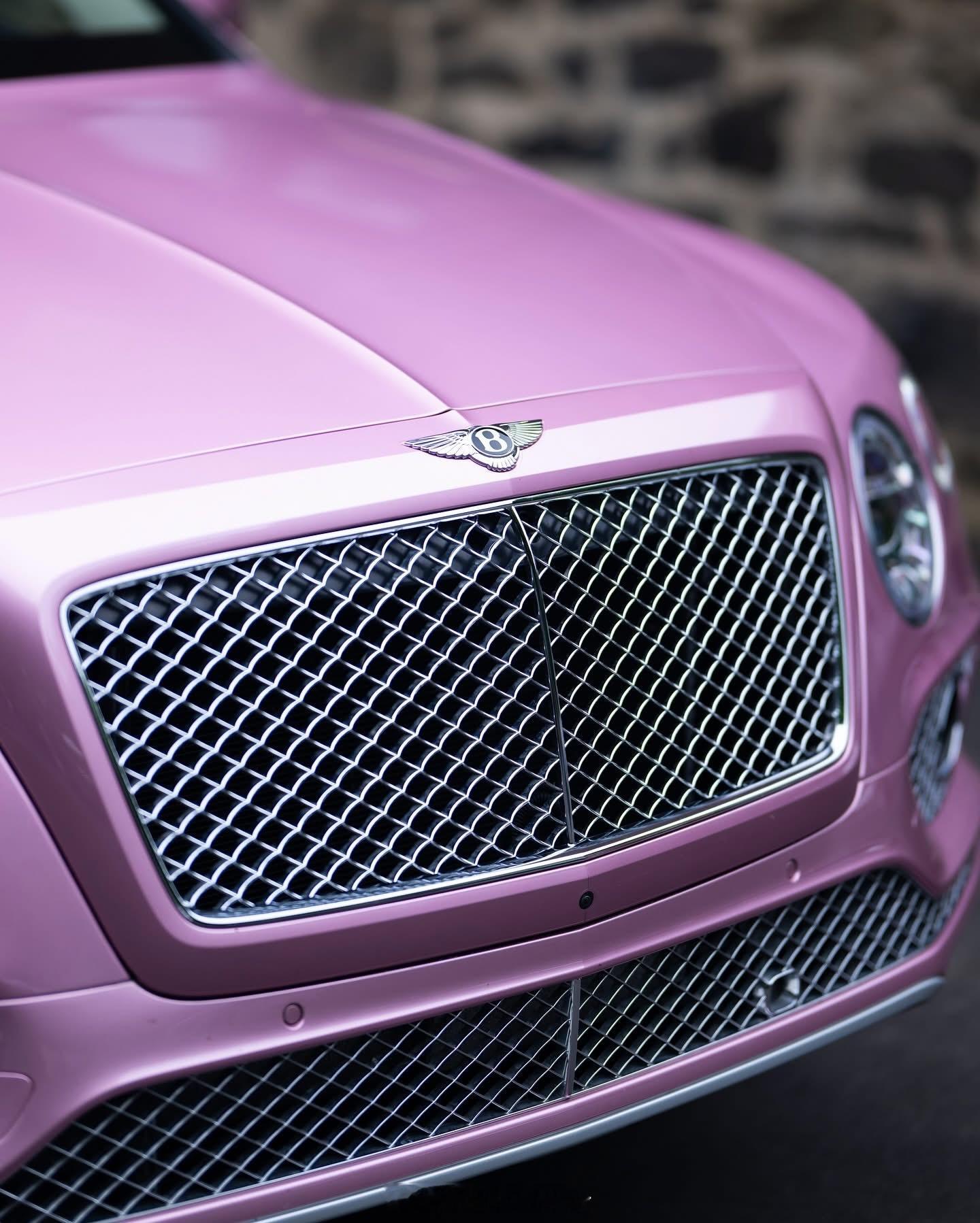 一看就非常贵的配色💜💜紫罗兰+白🤍🤍宾利添越[舔屏][舔屏][舔屏] ​