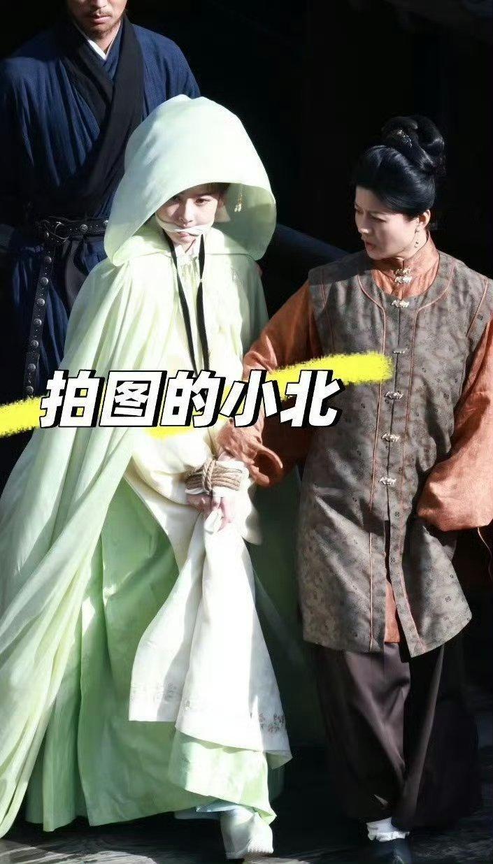 宋祖儿这白衣兜帽就是一块圆乎乎化的软软的糯米糍[求关注][求关注][求关注] ​