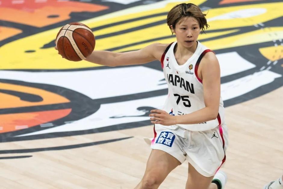 昨晚日本女篮 83-49 狂胜阿根廷，仿佛一夜回魂。但这不仅是比分胜利，更是战术